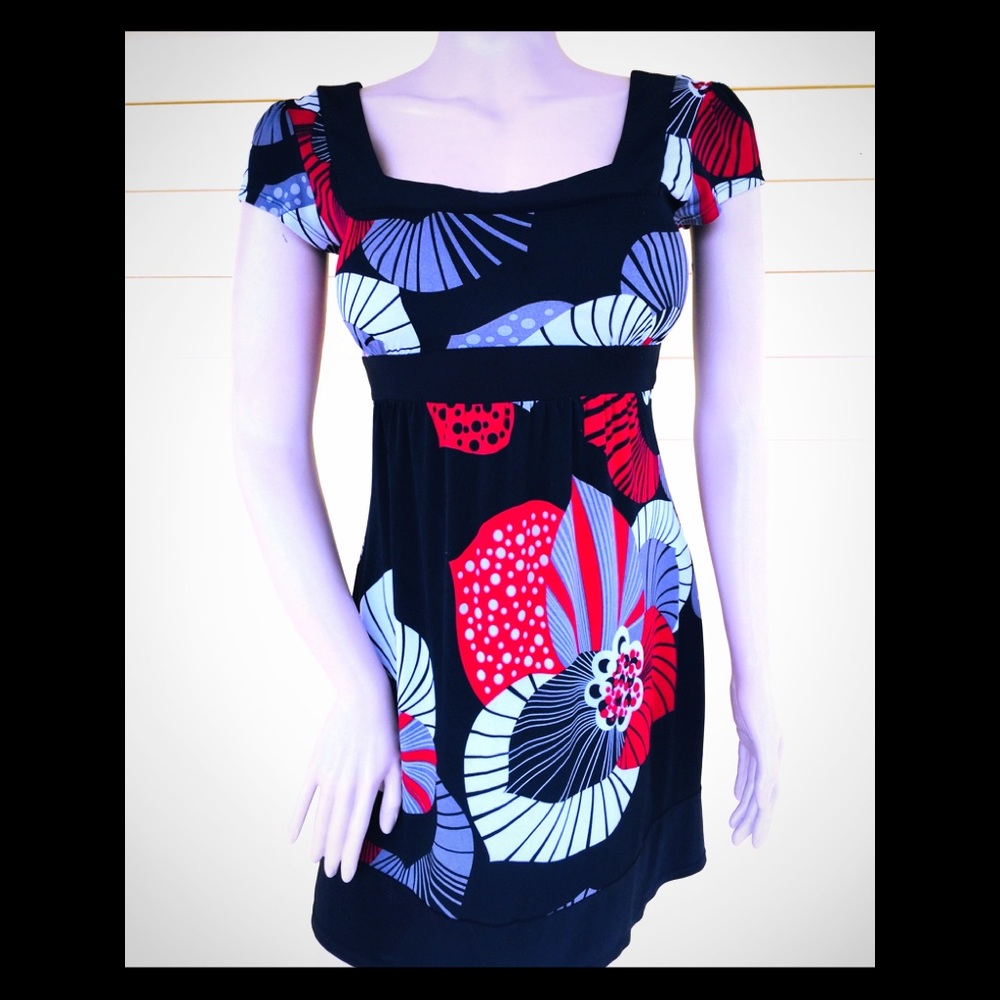 🦋Wavy Sexy Ladies Square Neck Short Sleeve Dress